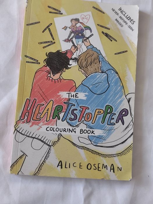 Книги Heartstopper + книга за оцветяване