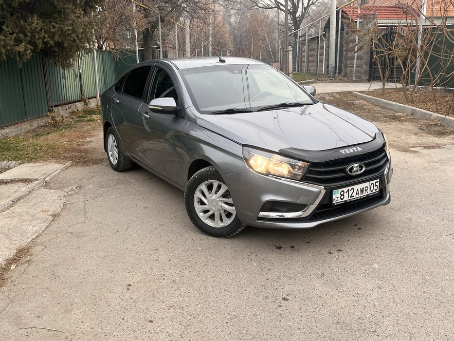 Lada Vesta 1.6 механика , 2015