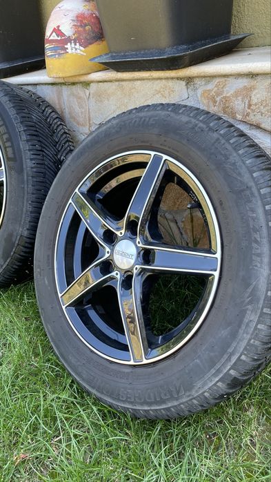 Vând jante Dezent R15