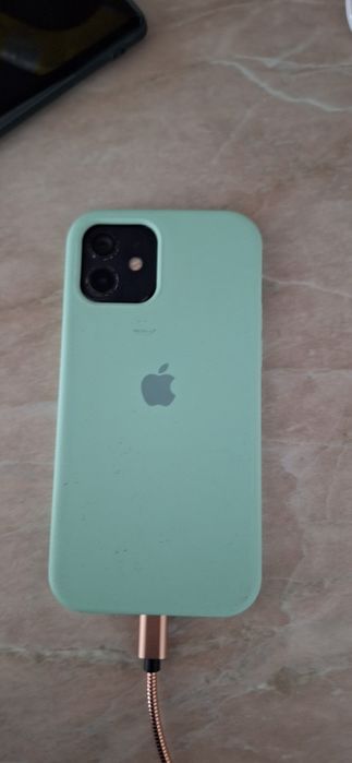 Vând iphone 12  negru