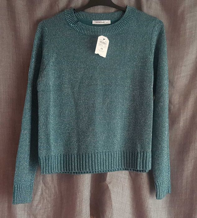 Pulover nou cu eticheta