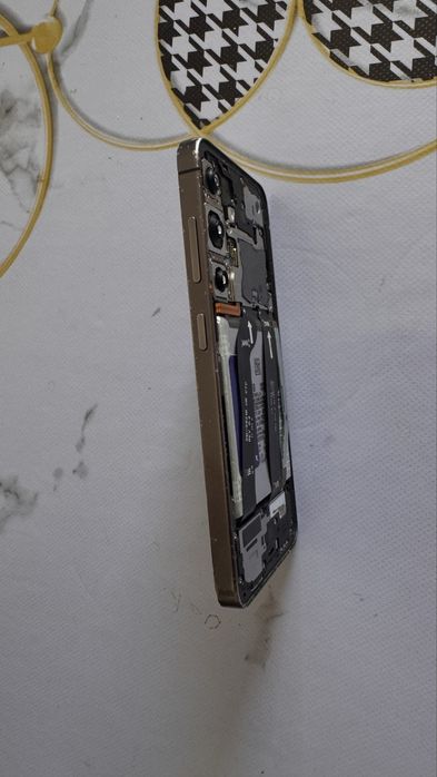 Samsung s24 256/8