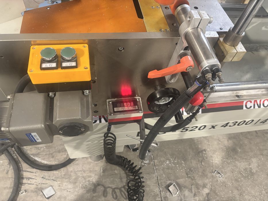 Двуглав циркуляр cnc