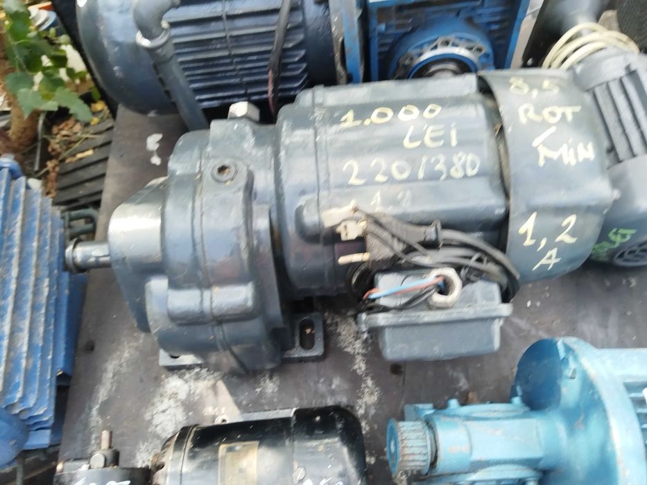 Reductor raport 8 rotații cu motor cazan rachiu povarna