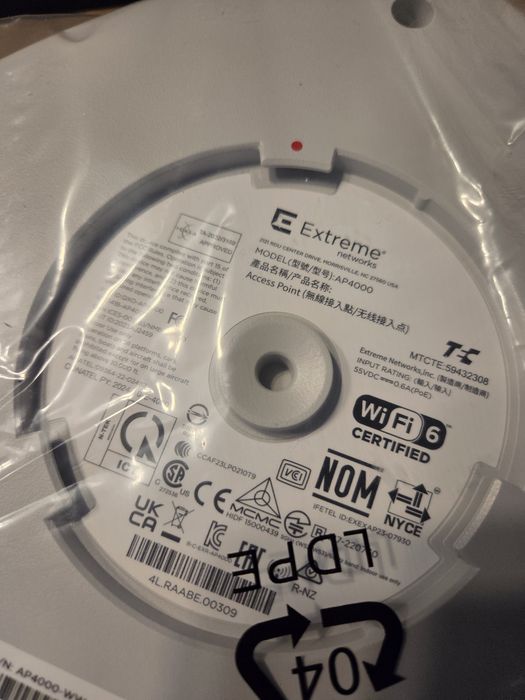 Access Point profesional/enterprise Extreme Networks AP4000-WW WiFi 6E 3.9Gbps – NOU complet