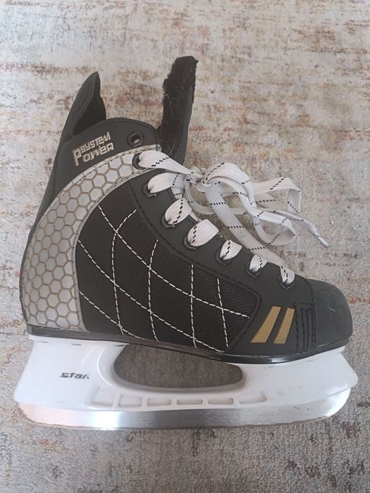 Продам коньки хоккейные