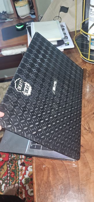 Noutbuk Asus x550