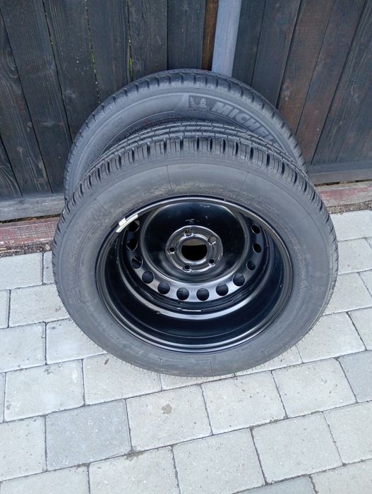 Vând anvelope vară 205/60/16
