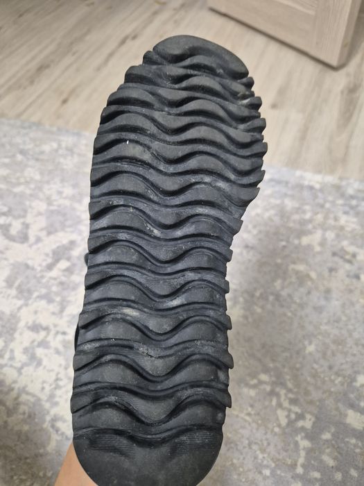 Продам мужские ботинки