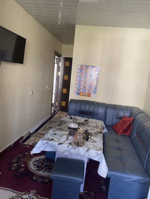 2 xonali uyni 1 xonasi student qizlarga yoki ishchi ayollarga beriladi