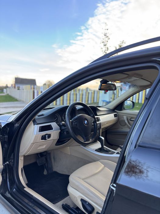 BMW E91/318i/2009/navi/piele/automat