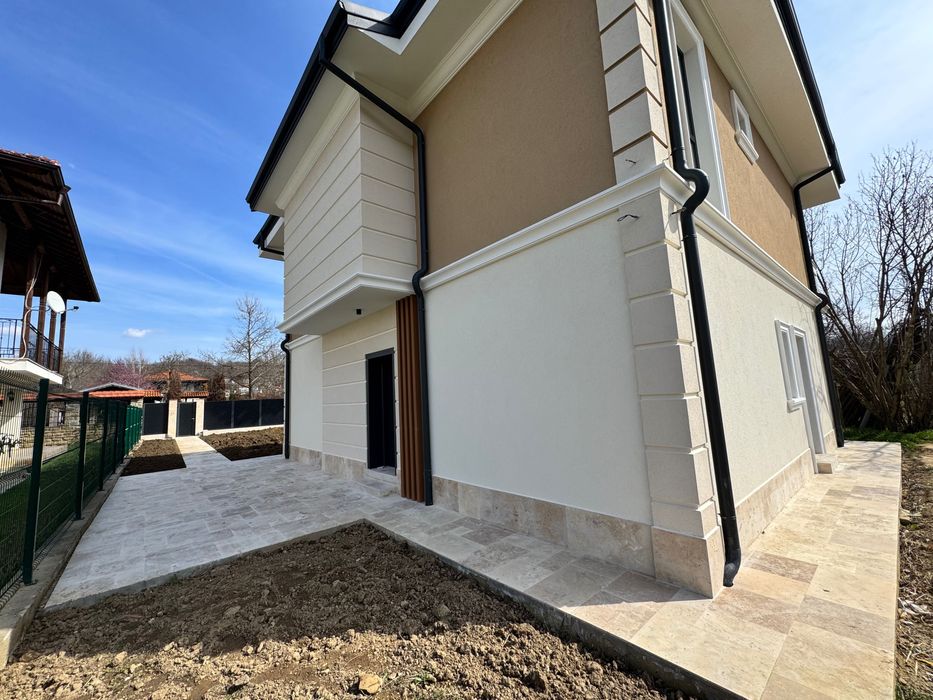 Продава се Къща в с. Нацовци, Област Велико Търново - 190 кв.м за 722 €/кв.м - Снимка #4