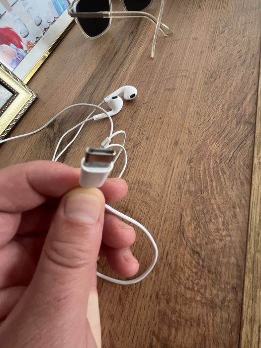 Продам проводные наушники для Iphone