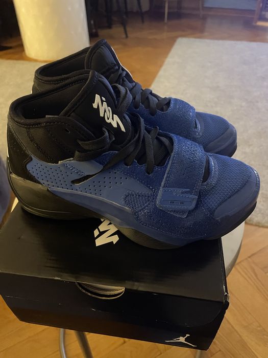 Nike Jordan Zion 2 marimea 36.5
