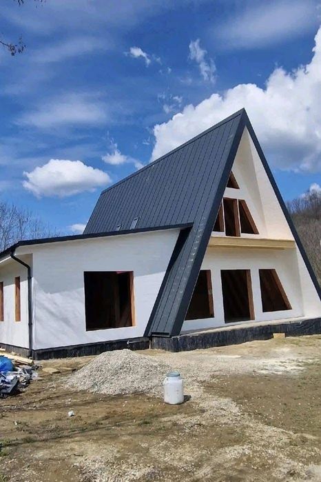 Case pe structura metalica