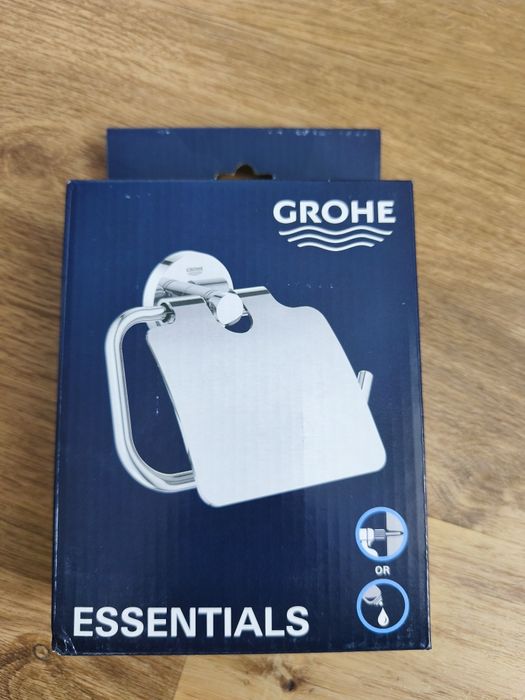 Поставка за тоалетна хартия с капак GROHE Essential