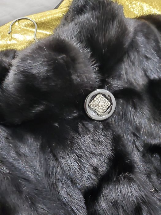 Канадская норка , чёрная,  в идеальном состоянии