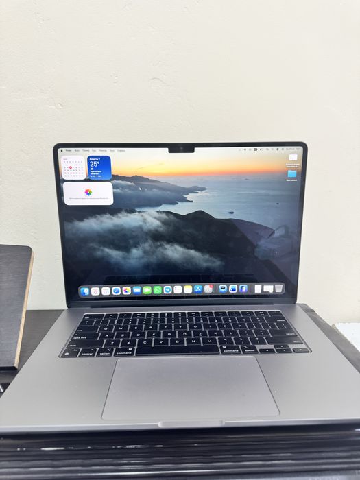 Продам Macbook air 15 m2