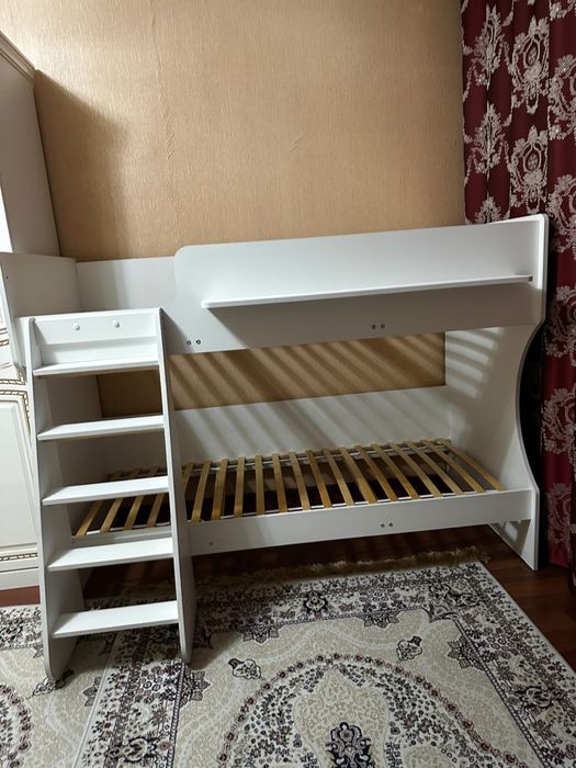 Двухярусная кровать