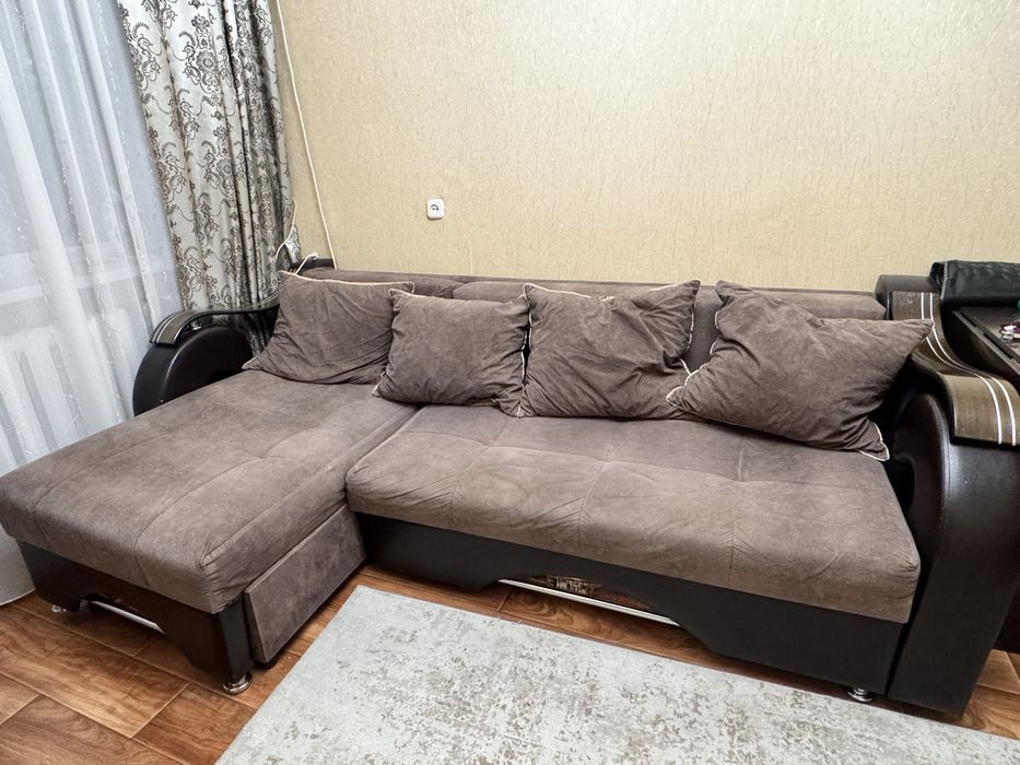 Отдам диван, угловой