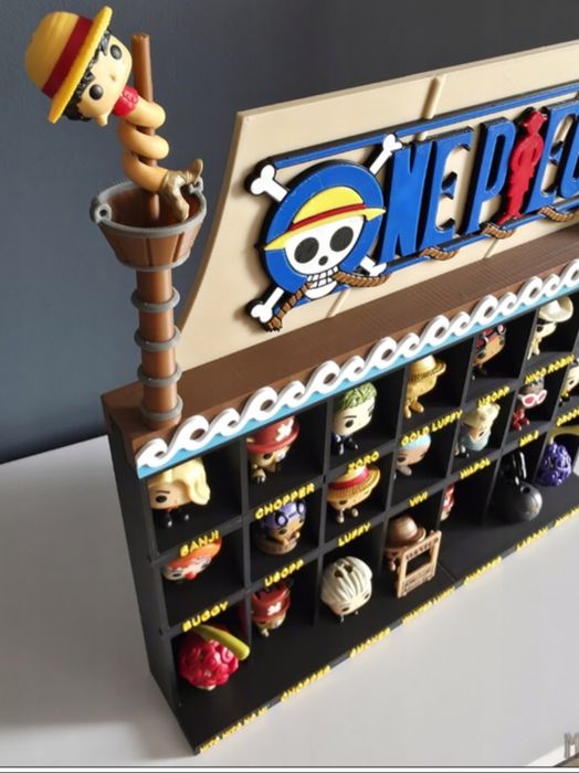 3D принтирана стойка за One Piece Kinder Joy
