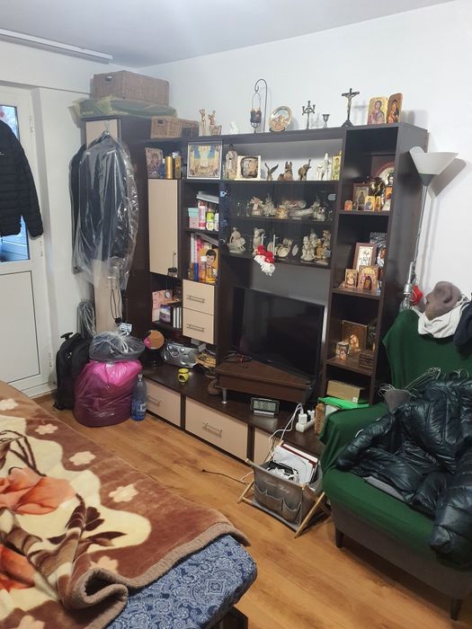 Apartament 3 camere  Aleea Vergului Bl 18 , sect 2