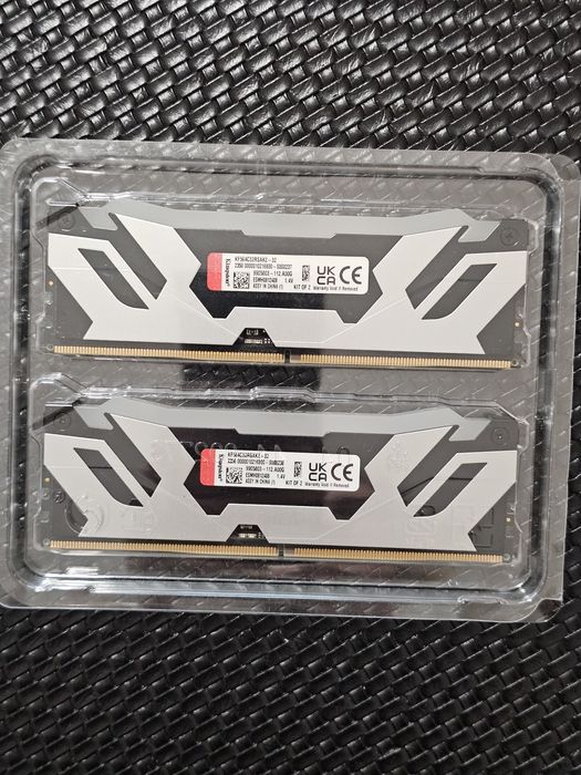 Memorie RAM DDR5 32GB 6400MHz Kingston Furry Renegade RGB
