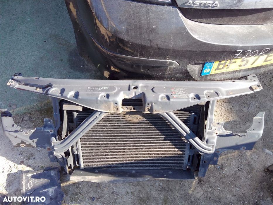 Trager / Tragher / Panou Frontal / Calandru Seat Toledo 2 1.4 / 1.6 / 1.9TDI 2000-2005