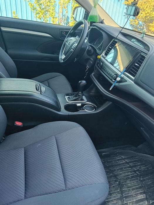 Тайота хайландер 2018год,7-мест,2,7обем