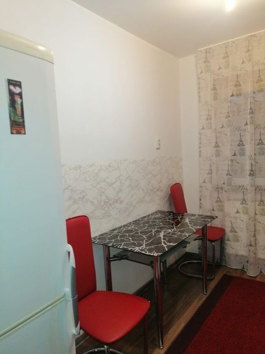 Inchiriez apartament