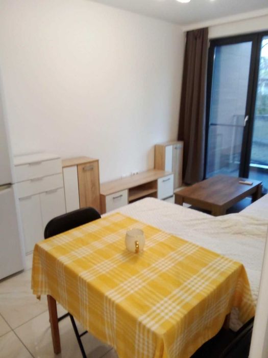 Собственик дава  двустаен апартамент в София, кв. Триъгълника до метростанция