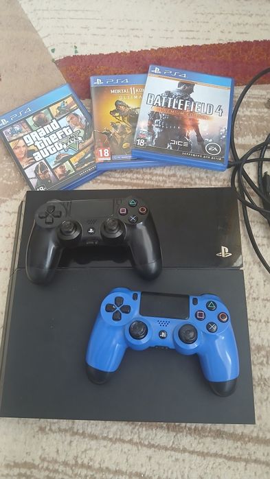 Ps 4 + 3 диски в отлично состяние
