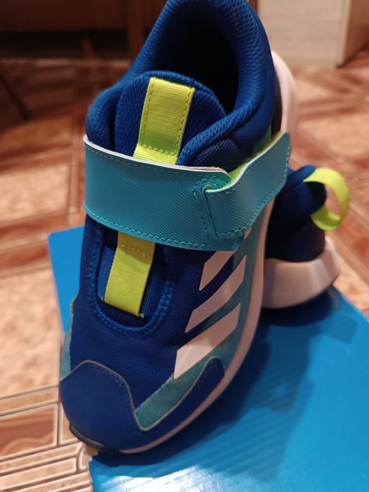 Кроссовки adidas