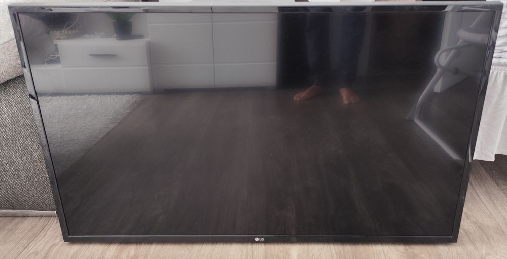 Televizor LG 108 cm