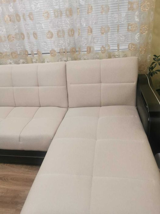 Продавам холов ъглов диван от Айко