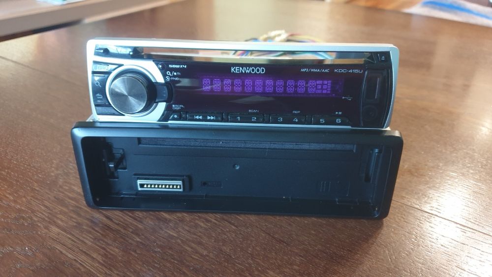 Авто радио плеър музика за кола Кенуулд Kenwood CD MP-3 USB AUX