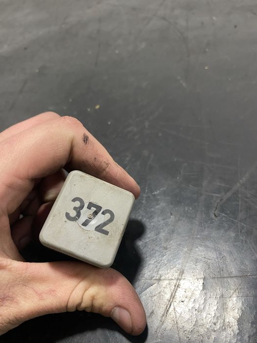 Releu 372 pompa benzina vw Passat B5.5 Audi A4 B5 A8 D2 4D0951253