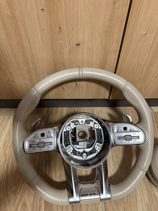Volan mercedes amg beige