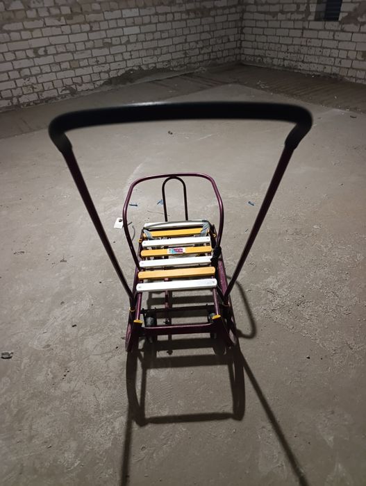 Продам санки в хорошем состоянии.