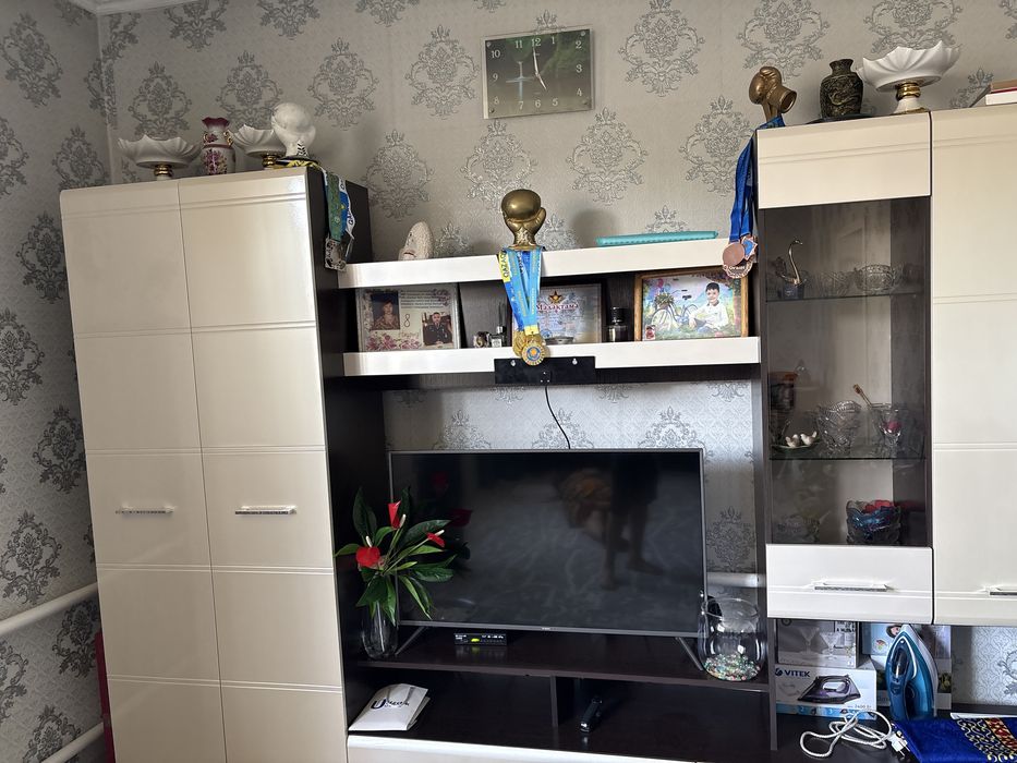 Продам шкаф для телевизора