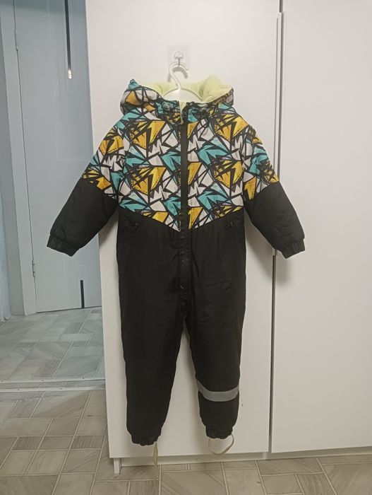 Продам детский комбинезон зимний