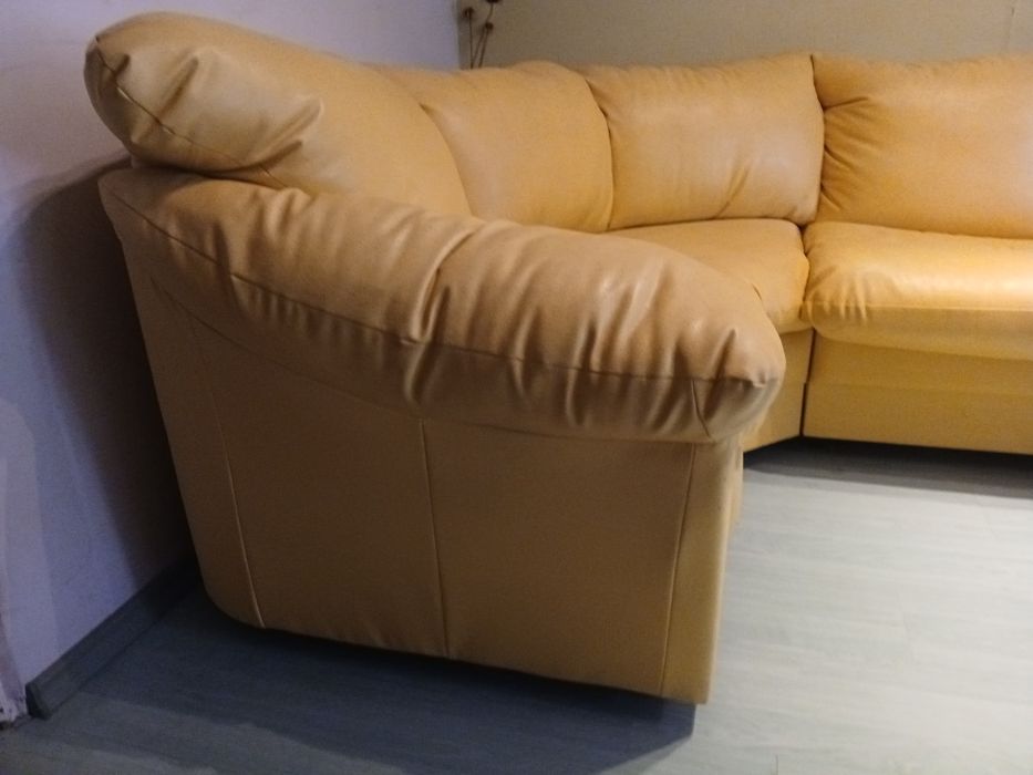 Диван еко кожа в добро състояние