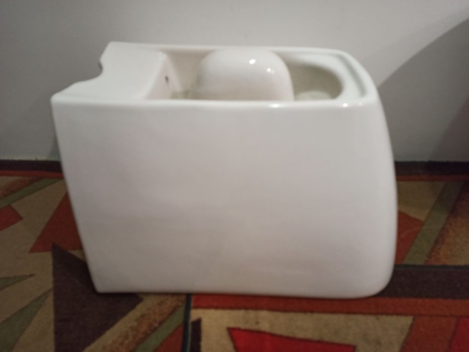 Продавам тоалетна за вграждане