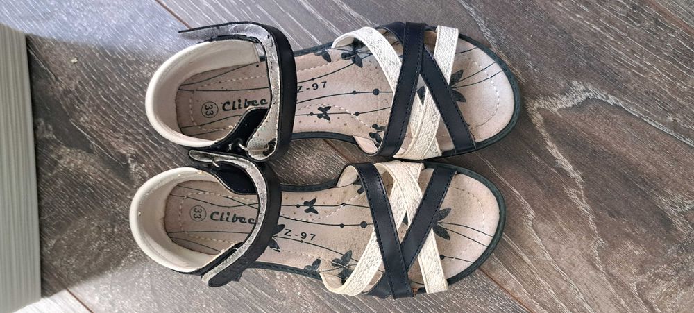 Сандали за момиче