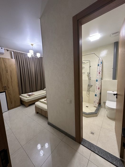 Hotel mehmonxona sergeli moshina bozor 3-4 bekatga yaqin ruvd kuchada