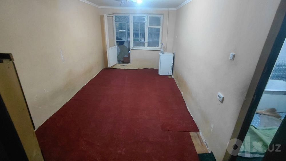 Qarshi shahar markazida 2 xonali uy sotiladi
