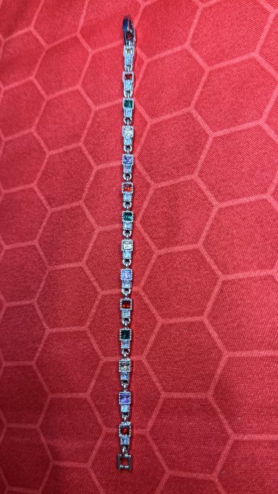 Bratara cu pietricele colarate