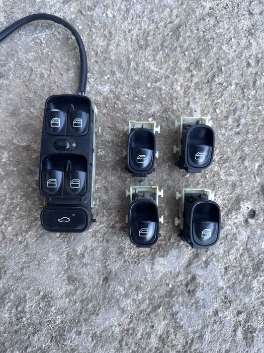 Копчета/Бутони врати ел.стъкла Mercedes W203 2003Година