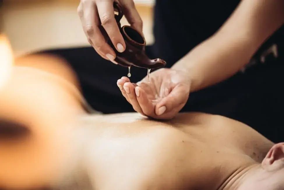 Relaxare, conexiune si stare de bine prin masaj emotional