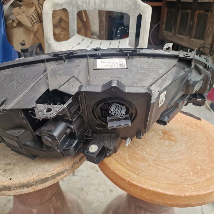 Volvo V90 S90 ляв фар